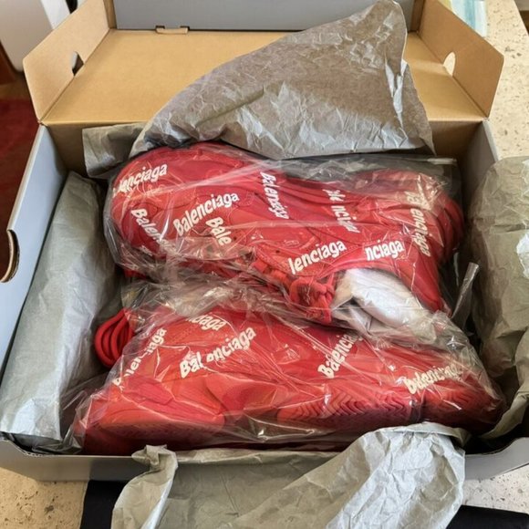 BALENCIAGA TRIPLE S ALLOVER LOGOTYPE 42 (US 9) BRAND NEW IN-BOX! - Picture 4 of 13